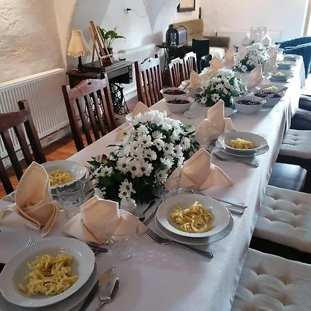 Gosciniec Sliwkowy Sad 팜스테이 *