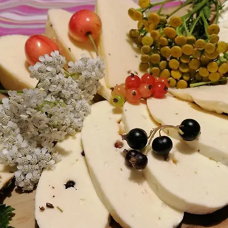 팜스테이 Gosciniec Sliwkowy Sad Gniewoszow (Lower Silesia)