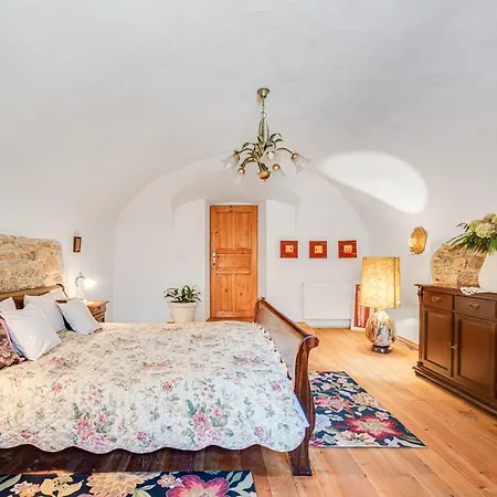 Gosciniec Sliwkowy Sad 팜스테이 *